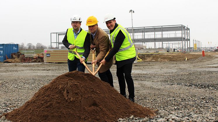 Peter Bexell, grundare Hallbygg, Peter Ervasalo, vd DHL Express och Benny Thögersen, vd Catena.