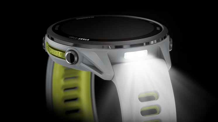 Forerunner970_WhitestoneAmpYellow_HR_Flashlight.png
