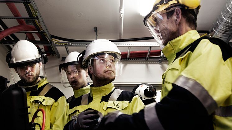 Opplæring i høyspenningslab