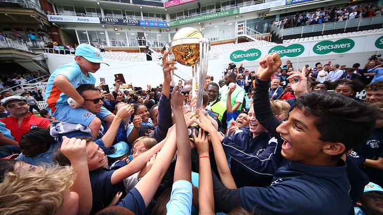Fans get near to the trophy at The Oval this summer. Photo: Getty Images