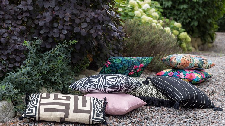 Rusta_2024_S2_Samlingsbild_Outdoor_Cushions-1-I