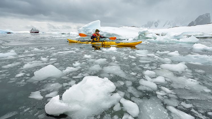 MS-Fram-in-Antarctica©Marsel-van-Oosten