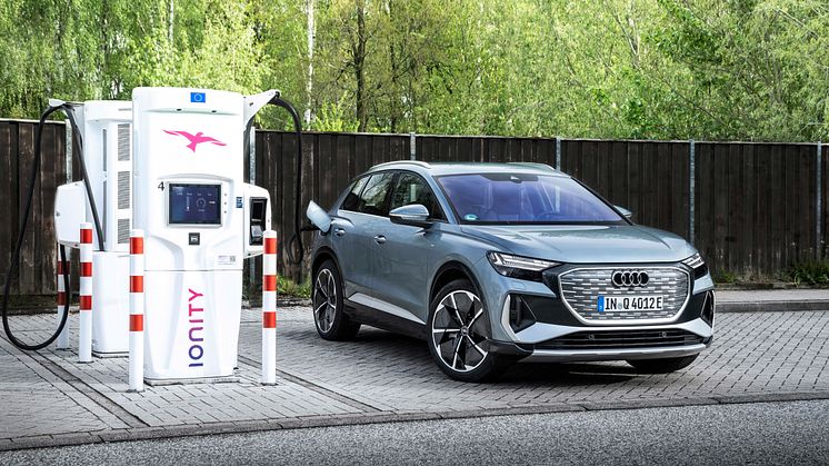 Audi Q4 e-tron (Gejserblå)