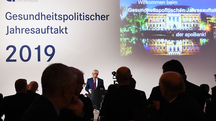 Rund fünfhundert Gäste folgten der Einladung der apoBank zu dem Gesundheitspolitischen Jahresauftakt ins Düsseldorfer Ständehaus. 