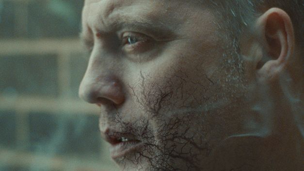Free help to give up smoking as hard-hitting new TV advert starts