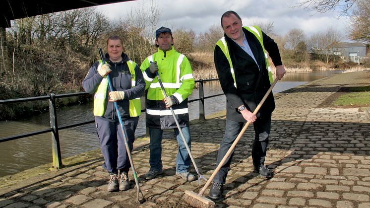 Volunteers thanked for work on Radcliffe Canal towpath