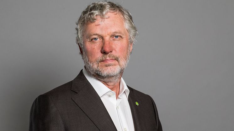 Peter Eriksson talar på Fastighetsmässan "Nu bygger vi ut Sverige"