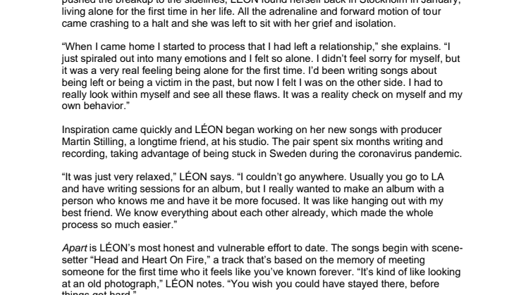 LÉON - biografi "Apart"