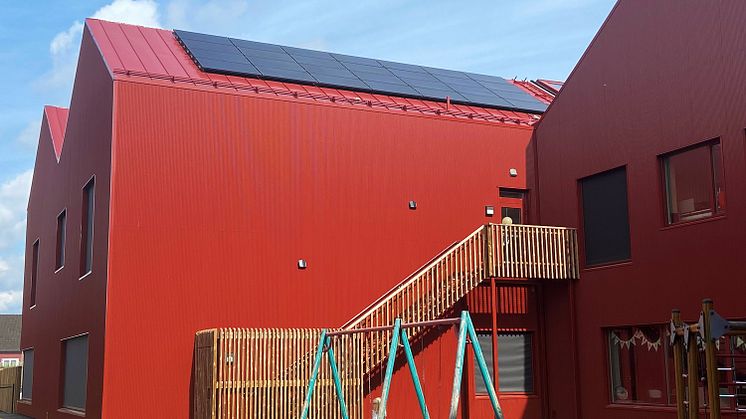 Solceller på skoltaket ett självklart val