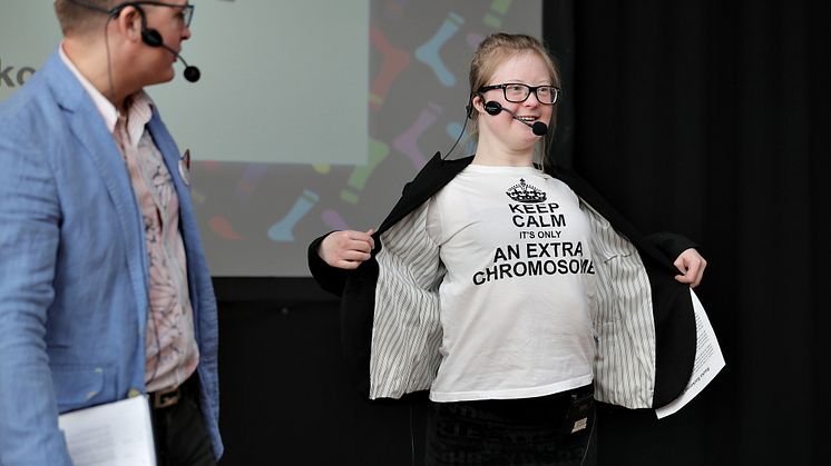 Amanda Malmberg var konferencier för Rocka sockorna-festivalen i Göteborg i mars 2018 Foto: Lars Dareberg