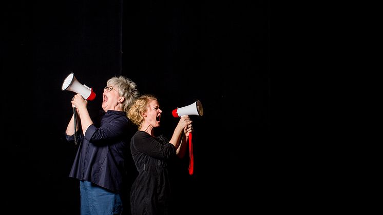 Evamaria Björk, konstnärlig ledare för StadsteaternPLUS och Elin Heijkenskjöld, körledare för Lunchkören och planeringschef. 
