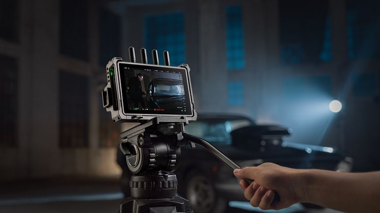 Ronin 4D - Action (monitor on tripod)