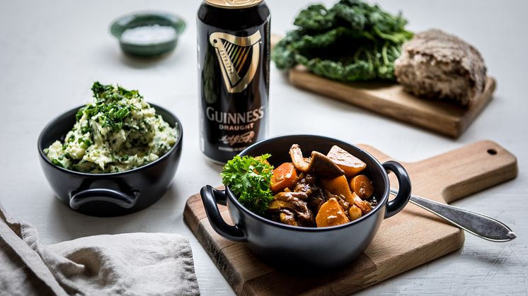Fira St. Patrick’s Day med grön ”Irish stew”