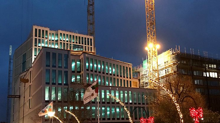 Lagom till jul är LINK Business Centers vackra fasad på plats.