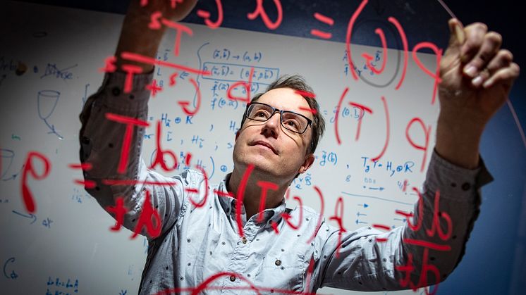 David Sumpter, professor i tillämpad matematik vid Uppsala universitet och årets Disapristagare.
