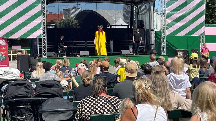 Lilla Jag och Drakarnas Drottning_på turné