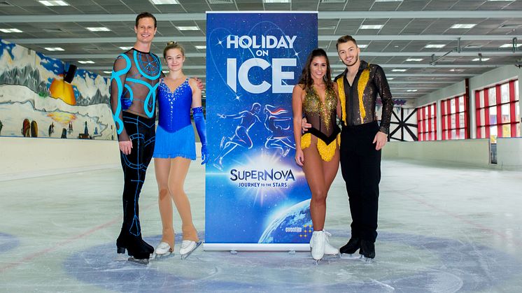 Gaststar Sarah Lombardi stellt mit HOLIDAY ON ICE Hauptdarsteller Wesley Campbell neue Show SUPERNOVA in Frankfurt vorGaststar Sarah Lombardi stellt mit HOLIDAY ON ICE Hauptdarsteller Wesley Campbell neue Show SUPERNOVA in Frankfurt vor