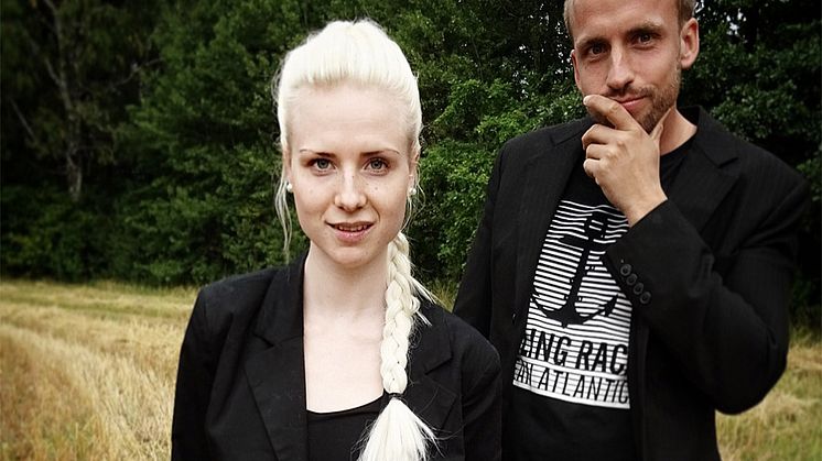 – Jag har alltid prioriterat att hjälpa andra människor, säger Elin. Att nu få skapa produkter som kan underlätta människors vardag känns fantastiskt kul! Fortfarande hjälpa, men på ett nytt sätt än tidigare.