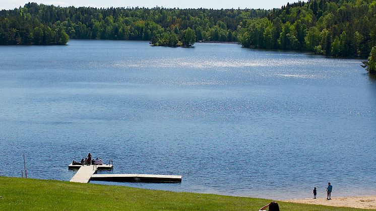 Unikt projekt kring badvärdar ger unga sommarjobb