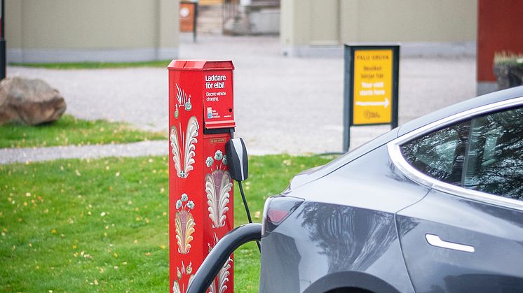 Laddstolpe för elbil