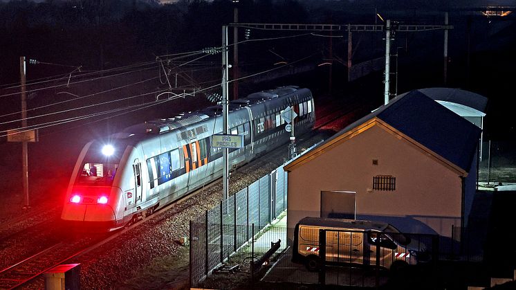 Hitachi Rail achève les premiers essais dynamiques de son nouveau système d’enclenchement sur la LGV Paris-Lyon