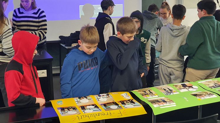 „Es war die beste Entscheidung“ | Studierende der Universität Vechta stärken durch gemeinsame Projekte Sprachkompetenzen bei GSO-Schüler*innen 