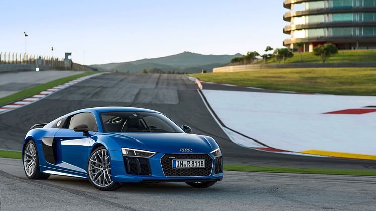 Audi R8 V10 plus