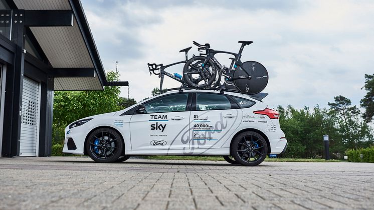 Ford_2017_FOCUS_RS_TeamSky_07