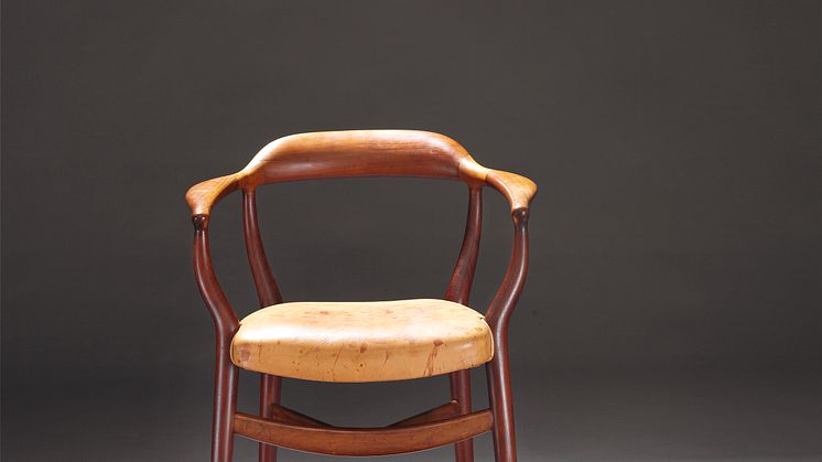 Finn Juhl: "FJ 44" armchair (1944-45)