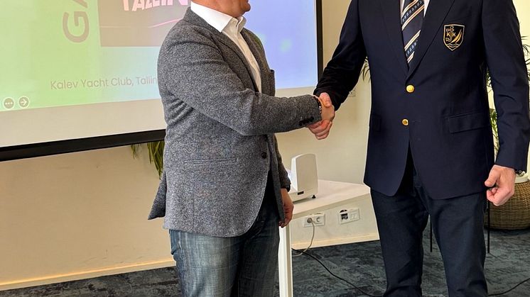 Iiro Kinnanen ja Tanel Tamm lepingu allakirjutamisel © Kalevi Jahtklubi.jpeg