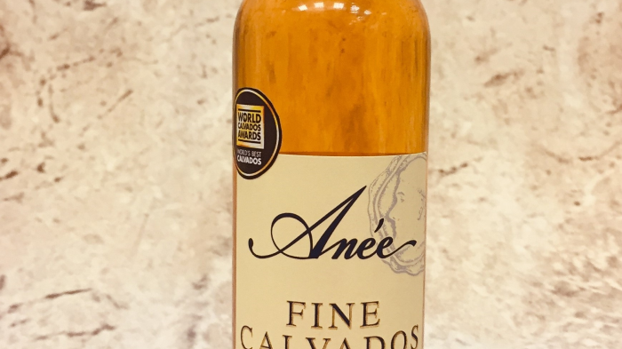 Nytt utseende på "folkets calvados", Anée fine Calvados des Capucins, ute i butik nu. 