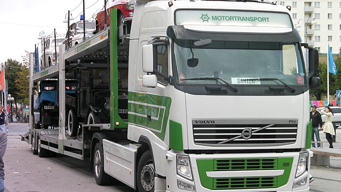 Scandinavian Motortransport väljer helhetslösning från Hogia
