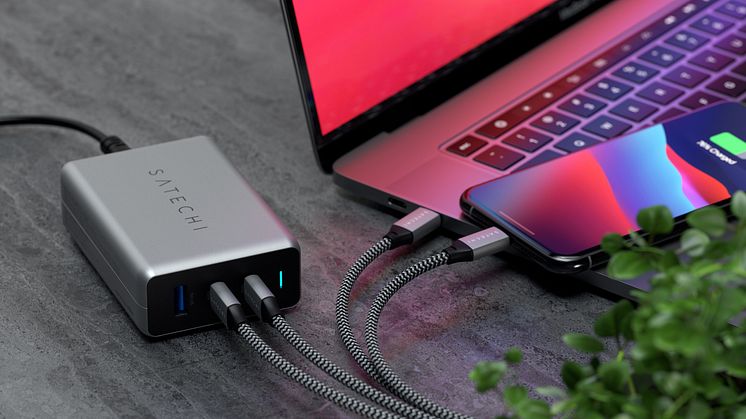 Slipp ha med fler laddare när du reser. Satechi 100W GaN ersätter upp till tre stycken.
