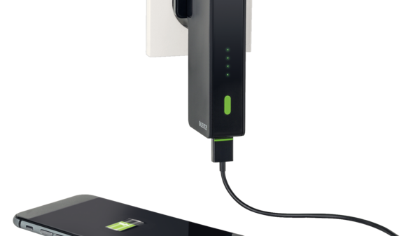 Reseladdare med vägguttag och powerbank