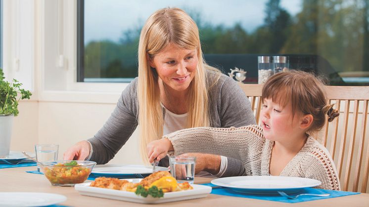 Egal, ob Jung oder Alt - wir alle sollten mind. 2-3 pro Woche Fisch essen und davon mindestens die Hälfte fettreiche Fischarten, wie zB Lachs.