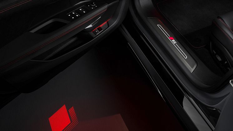 Audi RS e-tron GT (Nimbusgrå perleeffekt)