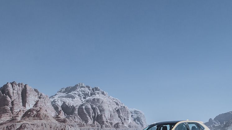 FordEdge_Square_02