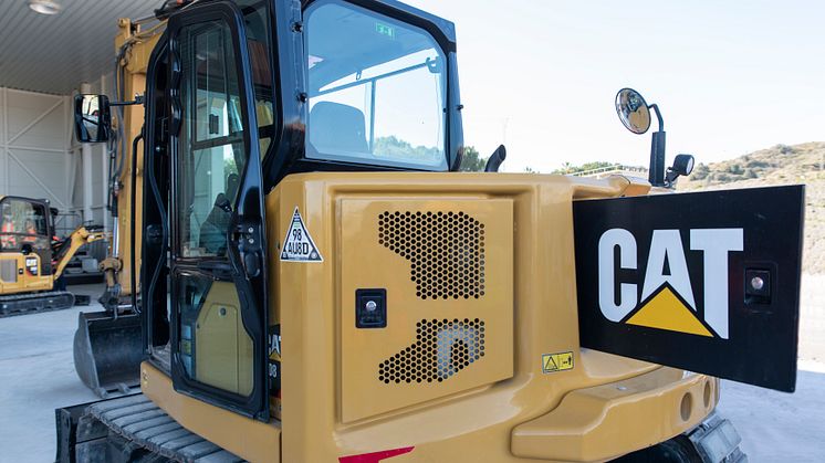 Cat 308 CR. Nytt bakparti med öppningsbara luckor