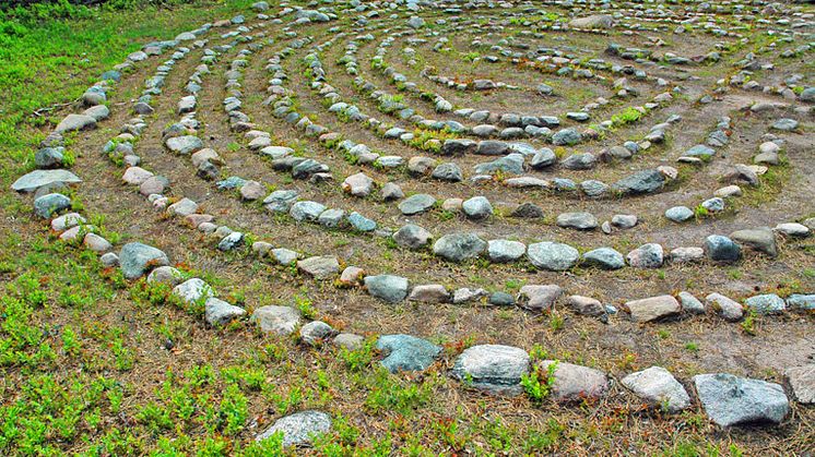 Labyrinter, eller Trojeborgar som de även kallas, är en fornlämning som vi vet ganska lite om. I Sverige finns omkring 300 kända labyrinter. Foto: Malin Richard.