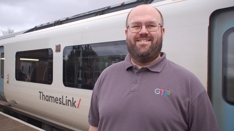 Dave Jones - The Great British Railway Adventure platform train