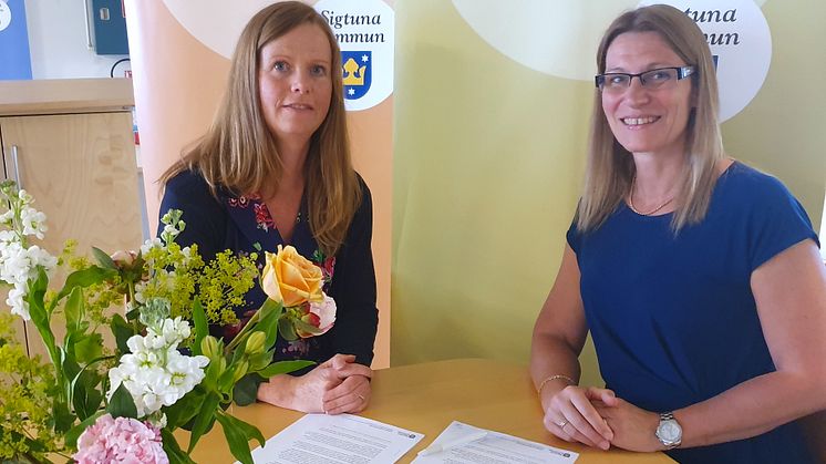 Fredagen den 28 juni signerades avtalet mellan Skyddsvärnet och Sigtuna kommun. Helen Kavanagh Berglund, biträdande kommundirektör och Nilla Helgesson, VD Skyddsvärnet ser fram emot samarbetet.