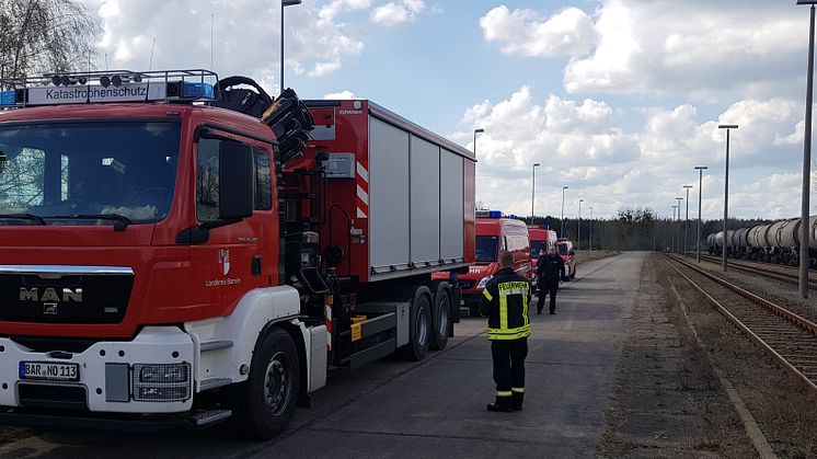 Das Foto zeigt einen Teil der Gefahrstoffeinheit mit dem Abrollbehälter Gefahrgut. Foto: Andreas Möller