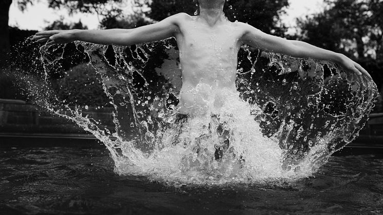EOS-1D X_Sample_Helen_Bartlett_boy_water