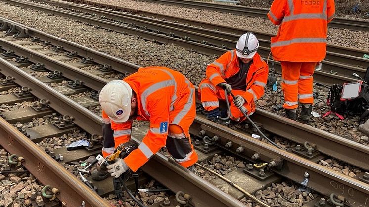 Engineers working to commission the Welwyn to Hitchin section of ECDP, Network Rail