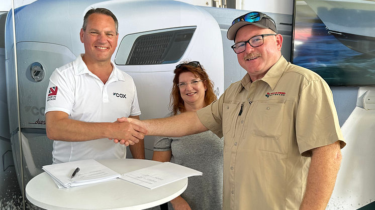 From left: Gavin Wesson, CEO, Cox Marine & John Bowen, President, Texas Diesel Outboard