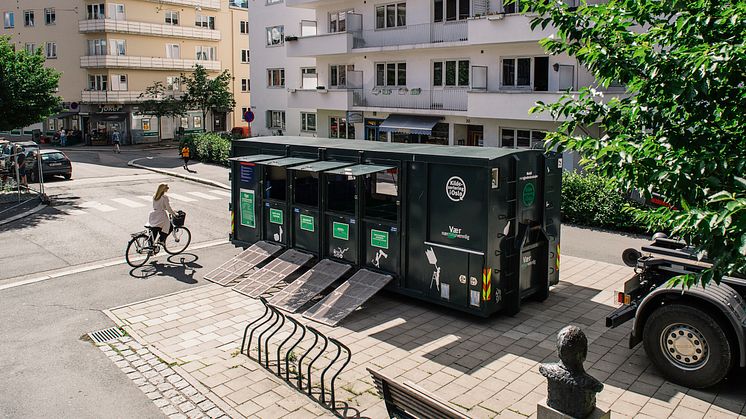 Mobil minigjenbruksstasjon på stoppested Tøyen
