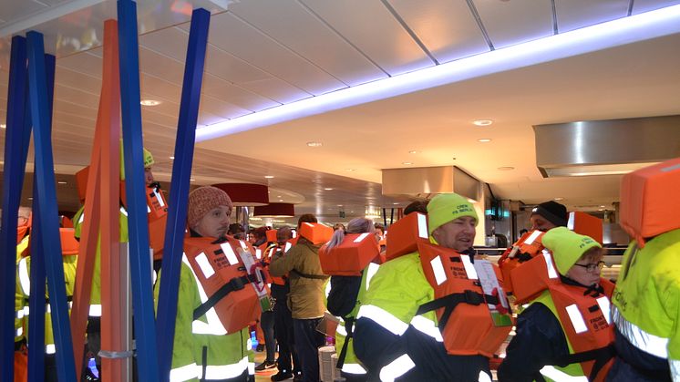 Anlegen der Rettungswesten