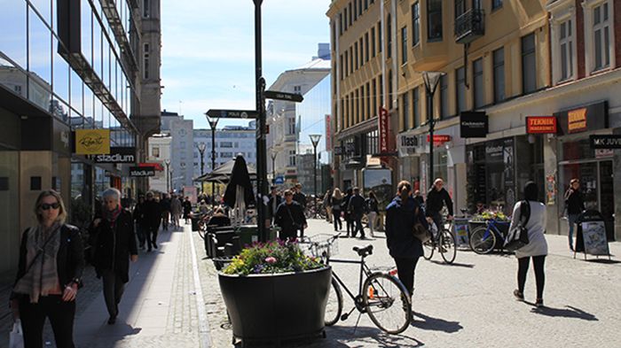 Utbildningen Butikstalanger kombinerar undervisning i service och försäljning med praktik.