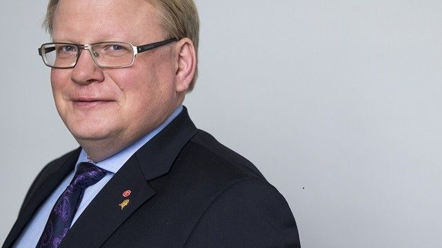 Inbjudan till seminarium med Peter Hultqvist om boken Kan Sverige försvaras - mot vad?