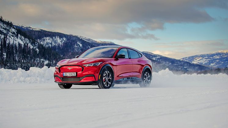 Ford Mustang Mach-E, vinterbilder, Norge, 2021